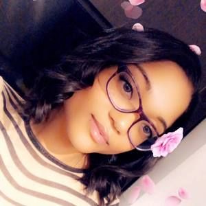 Meet your Posher, Tia